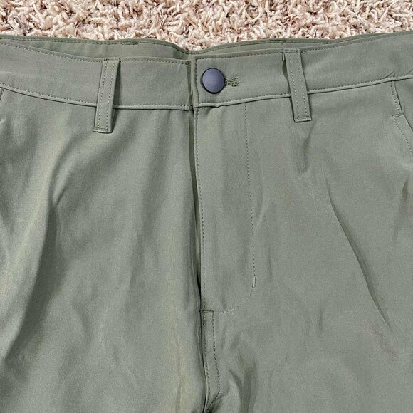 Legendary Outfitters Men’s Cargo Tech Shorts Green, Size 34 (New) - Picture 3 of 12